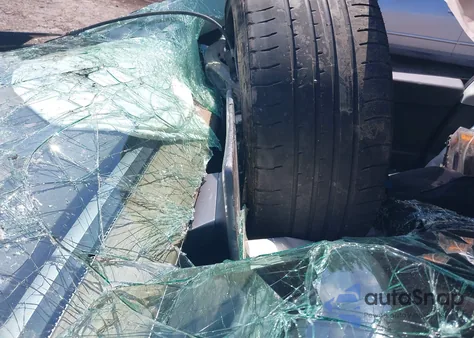 2022 Tesla Model Y z USA, uszkodzony, nr VIN 7SAYGDEE0NF481213